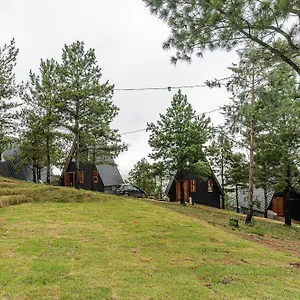 https://chales-naturale-cna.camposdojordaohotels.net